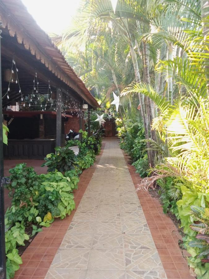 Sea Breeze Inn, Calangute Goa Экстерьер фото